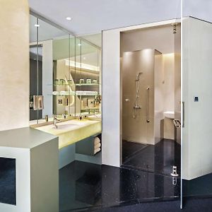 Deluxe  King Room Mobility accessible